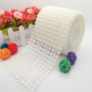 Dongyang Bán Buôn 16 Row Ngà Trắng Cắt Tỉa Tim Chuyển Kim Cương Lõm Sequins Lưới Cuộn Cho Trang Trí Đám Cưới - Product Image 5