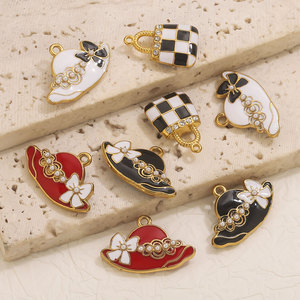 เครื่องประดับรูปหมวกและกระเป๋าถือเคลือบเงา18K PVD ชุบทองจี้สแตนเลสหมวกแฟชั่นสำหรับผู้หญิงพร้อมไข่มุกและโบว์สำหรับทำเครื่องประดับ - Product Image 3