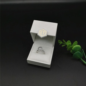 Caja colgante de gran oferta, conjunto de joyero de lujo de alta calidad con caja de regalo con logotipo personalizado magnético de lujo - Product Image 3