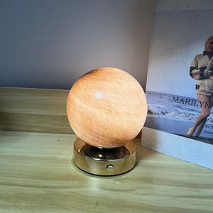 Lampe de bureau Planet Wandering Planet Night Light décoration populaire et féminine lampe de chevet de chambre - Product Image 1
