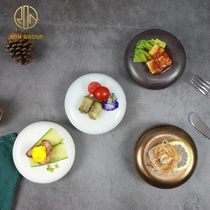 Set di stoviglie in ceramica per ristorante dorato personalizzato all'ingrosso <span class=keywords><strong>porcellana</strong></span> ecologica con piatto di ciottoli per uso di servizi di ristorazione - Product Image 5