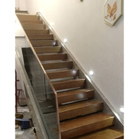 Marches d'escalier en bois de chêne préfini avec bande antidérapante
