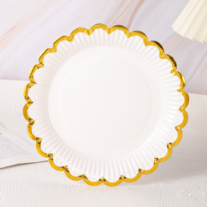 Assiettes en papier à bord doré festonné, assiettes à dessert jetables pour fêtes d'anniversaire, mariages - Product Image 6