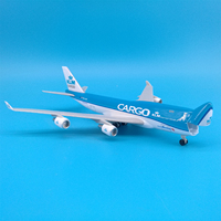 Modèle d'avion Boeing B747 de fret KLM Royal Dutch Airlines de 20 cm à l'échelle 1/350 avec ouverture de la bouche d'atterrissage, train d'atterrissage, logo personnalisé OEM ODM