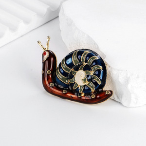 <span class=keywords><strong>Broche</strong></span> escargot rétro en émail imitation colorée, épinglette animale de luxe léger haut de gamme, bijou corsage polyvalent de niche au design de dessin animé - Product Image 5