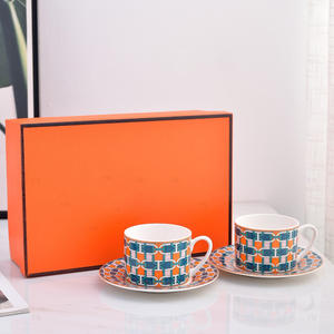 Ensemble de 2 tasses et soucoupes en céramique style nordique moderne, en porcelaine fine (Bone China), pour thé au lait, idéal pour la décoration intérieure du salon - Product Image 6
