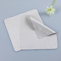 Chiffon de nettoyage en microfibre épaisse carré classique haut de gamme personnalisé avec logo pour lunettes de soleil et de vue, emballage rigide