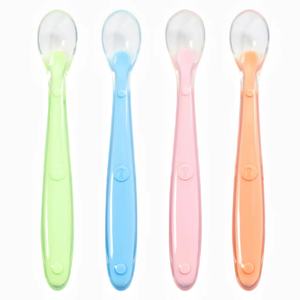 Cuillère d'apprentissage en silicone souple pour tout-petits, sans BPA, <span class=keywords><strong>de</strong></span> qualité alimentaire, mignonne, pour l'alimentation des bébés, cuillères à long manche - Product Image 1