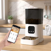 Nouveau distributeur intelligent transfrontalier pour animaux de compagnie avec contrôle à distance par smartphone, prise universelle détachable automatique pour chiens et chats