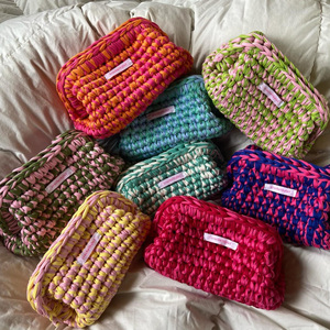 Bolsas de almacenamiento personalizadas al por mayor de diseño bonito para brochas de maquillaje bolsa de maquillaje de tocador de ganchillo cosmético de viaje grande - Product Image 4