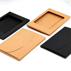 Sobre de Papel Kraft con Ventana, Personalizado con Relieve en Dorado, Cierre con Inserto, Blanco, Marrón, Negro, para Fotos y Tarjetas - Product Image 1