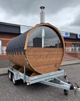 Fassförmige Mobile Sauna mit Naturholzpaneelen, Schwarzem Schindeldach und Anhängerrahmen für Gewerbliche Nutzung, Umweltfreundliches Design
