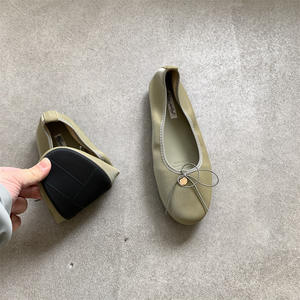 Chaussures bateau plates de style français à semelle souple pour femme, à talon bas, boutonnées, couleur unie, avec nœud léger, pour usage quotidien, chaussures pour adulte - Product Image 4