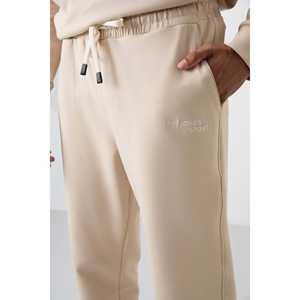 Conjunto Deportivo de Algodón Beige para Hombre, Corte Cómodo, Estilo Casual, Diseño Simple, Ropa para Adultos - Product Image 3