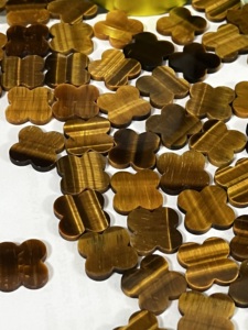 Dong Shi <b>Gems</b> High Quality Factory Price Loose Tiger's Eye <b>Stone</b> Four Leaf Clover <b>Stone</b> - Product Image 6