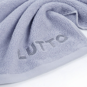 ผ้าเช็ดตัวคิม ไรอัน 70x140 ซม. ผ้าฝ้ายแท้ปักลาย ผ้าเช็ดตัวดูดซับน้ำสำหรับใช้ในบ้าน - Product Image 3