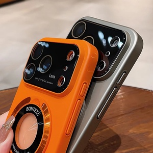 Funda Magnética de Lujo Color Naranja para iPhone 17 Pro Max con Soporte de Anillo y Tacto de Piel - Product Image 4