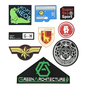 Étiquette de logo en PVC <span class=keywords><strong>Patch</strong></span> en caoutchouc gravé en relief <span class=keywords><strong>Patch</strong></span> PVC personnalisé 3D - Product Image 1