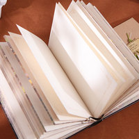 Carnet à couverture rigide vintage « Trésor caché » – Édition cadeau robuste avec illustrations rétro de papillons et d'histoire naturelle