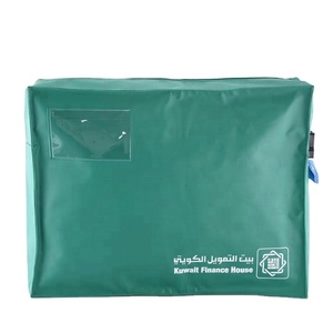 Sac de voyage et de dépôt bancaire sécurisé en bâche imperméable antivol avec fermeture éclair et serrures pour argent liquide et caisse enregistreuse - Product Image 6