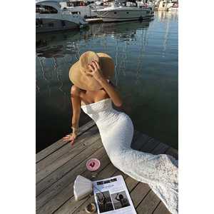 Robe de mariée blanche en dentelle sans bretelles - Product Image 3