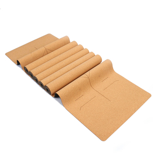 Tapis de yoga en liège TPE antidérapant personnalisé en gros avec logo sur mesure pour studio de yoga - Product Image 1