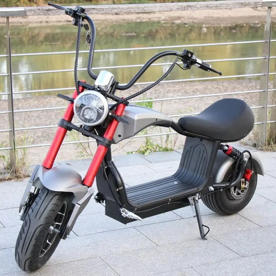 A variety of colors can be customized cheap electric scooter, comfortable riding electric motorcycle motor, electric scooter 100
