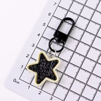 Nuevo Llavero de Dibujos Animados en Blanco y Negro con Estrella y Pentagrama, Estilo Y2K Retro, para Mejores Amigos, Dulce y Genial, Accesorio para Mochila