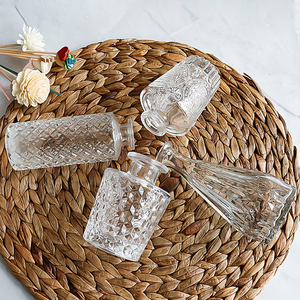Pot de bourgeon transparent nervuré en vrac décoratif mariage personnalisé en gros <span class=keywords><strong>petit</strong></span> <span class=keywords><strong>vase</strong></span> en verre à fleur <span class=keywords><strong>rond</strong></span> mini cylindre - Product Image 5