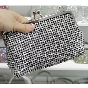 Nouvelle Arrivée Sac à Main Pochette Élégant Rétro pour Femme avec Strass et Cristaux Scintillants pour Soirée et Fête – Vente Directe Usine - Product Image 1