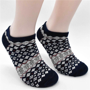 <span class=keywords><strong>Calcetines</strong></span> de Tobillo Unisex Transpirables de Punto, Hechos de Fibra de Bambú y Algodón de Secado Rápido, con Modernos Diseños de Rayas, Logotipo en el Puño y Tecnología Antiolor - Product Image 6