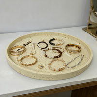 Plateau de service décoratif rond en résine texturée travertin Japandi, bord surélevé, beige, pour bijoux, parfums, cosmétiques