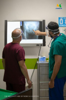 Livraison rapide Déverrouiller la clarté Haute performance Double X Ray Viewer Box Médical X-ray Film Light Box Negatoscope Viewer