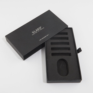 Caja de Regalo Portátil de Cartón para Hombre con Impresión Personalizada - Product Image 4