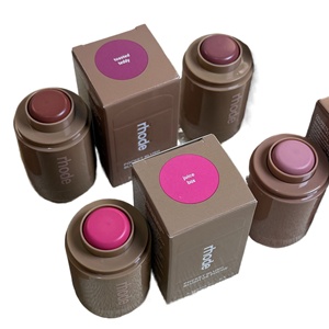 Barra de Colorete de Doble Uso para Labios y Mentón Estilo Hailey Haili, Tono Bronceado, Nueva Colección Rhode Skin - Product Image 3