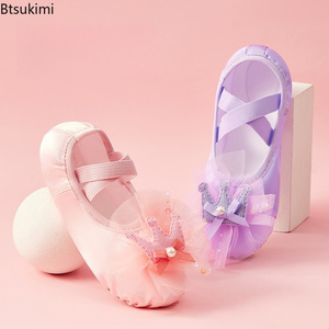 Nouvelles chaussures <span class=keywords><strong>de</strong></span> danse Crown pour enfants, pour ballet et danse latine, chaussons <span class=keywords><strong>de</strong></span> danse à semelle souple, chaussures d'entraînement <span class=keywords><strong>de</strong></span> danse pour filles, chaussures <span class=keywords><strong>de</strong></span> <span class=keywords><strong>ballerine</strong></span> - Product Image 1