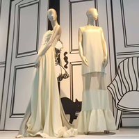 Mannequins de Luxe Élégants en Fibre de Verre Dorés pour Femme, Mannequins de Vitrine Complètes pour Boutiques de Vêtements – Vente en Gros