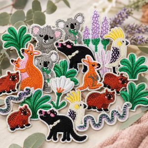 Parches Bordados Termoadhesivos y para Coser de Marsupiales Nativos de Australia: Koala, Canguro, Wombat, Cacatúa Diablo, Serpiente, Palma - Product Image 1