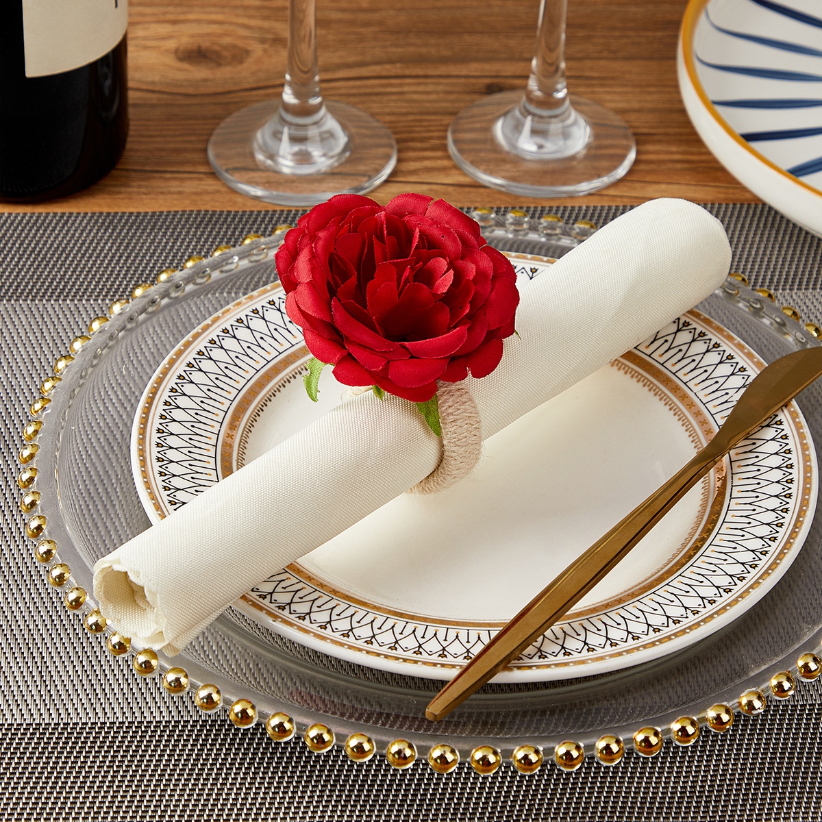 Exquisite Napkin Ring in Wedding Rose Flower Design Creative Flower Mouth Cloth Buckle for Valentine's Day Hotel Use