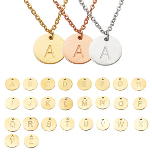 Collana con ciondolo <span class=keywords><strong>a</strong></span> moneta rotonda alla moda per donna con scritta iniziale da <span class=keywords><strong>a</strong></span> <span class=keywords><strong>a</strong></span> Z regalo per feste con ciondolo realizzato in acciaio inossidabile - Product Image 2