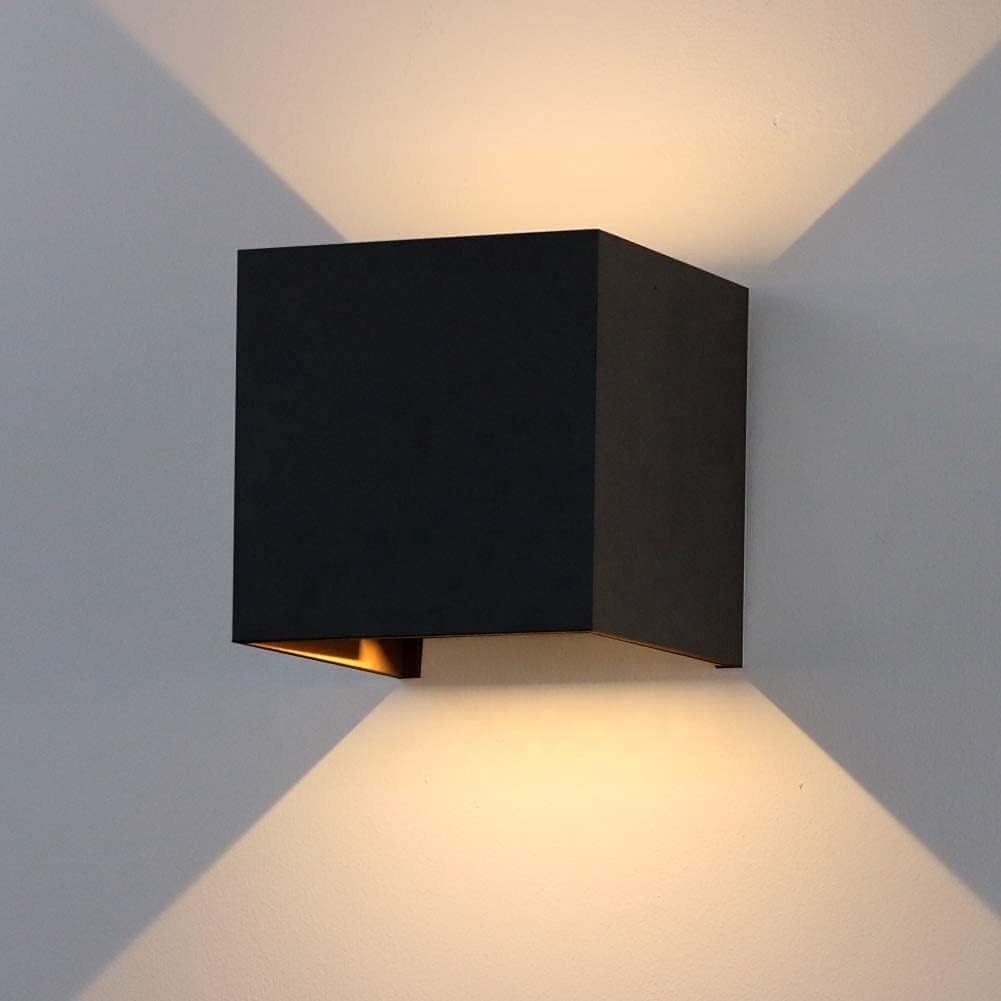 Landscape Cube Square LED Wall Light Outdoor Hotel Wall Mounted IP 64 Rating up and Down Lighting