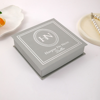 Caja Rígida Gris Mate con Estampado en Caliente de Lámina Plateada, Biodegradable y Ecológica, Caja de Regalo para Collares de Cartón de Dos Piezas, Reutilizable