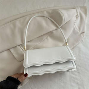 Nouveau sac à main en cuir PU de couleur unie, grand format, pour femme, avec bord ondulé, style selle, à porter en bandoulière - Product Image 3