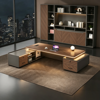 Bureau de direction moderne de luxe en forme de L, placage en bois de noyer avec armoire latérale et bibliothèque pour bureau de PDG