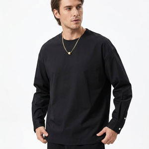 เสื้อสเวตเตอร์คอกลมแขนยาวสีดำทรงปกติสำหรับผู้ชาย ผ้าฝ้ายฟลีซ 100% สีพื้นลำลอง ถักทอเป็นมิตรกับสิ่งแวดล้อม น้ำหนัก 300 กรัม ผลิตในบังกลาเทศ - Product Image 5