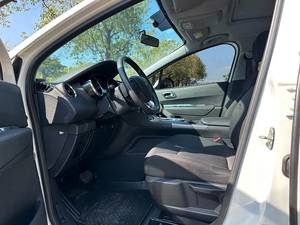 Voitures d'occasion Peugeot <span class=keywords><strong>3008</strong></span> SUV LHD Automatique Traction avant 1.6T Faible kilométrage Sans accident Exportation Vente en gros 2016 2017 <span class=keywords><strong>2018</strong></span> - Product Image 4