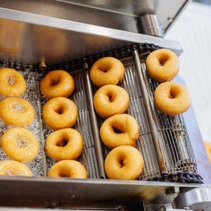 El Donut Maker tiene una gran capacidad para hacer <span class=keywords><strong>donuts</strong></span> grandes y esponjosos - Product Image 5
