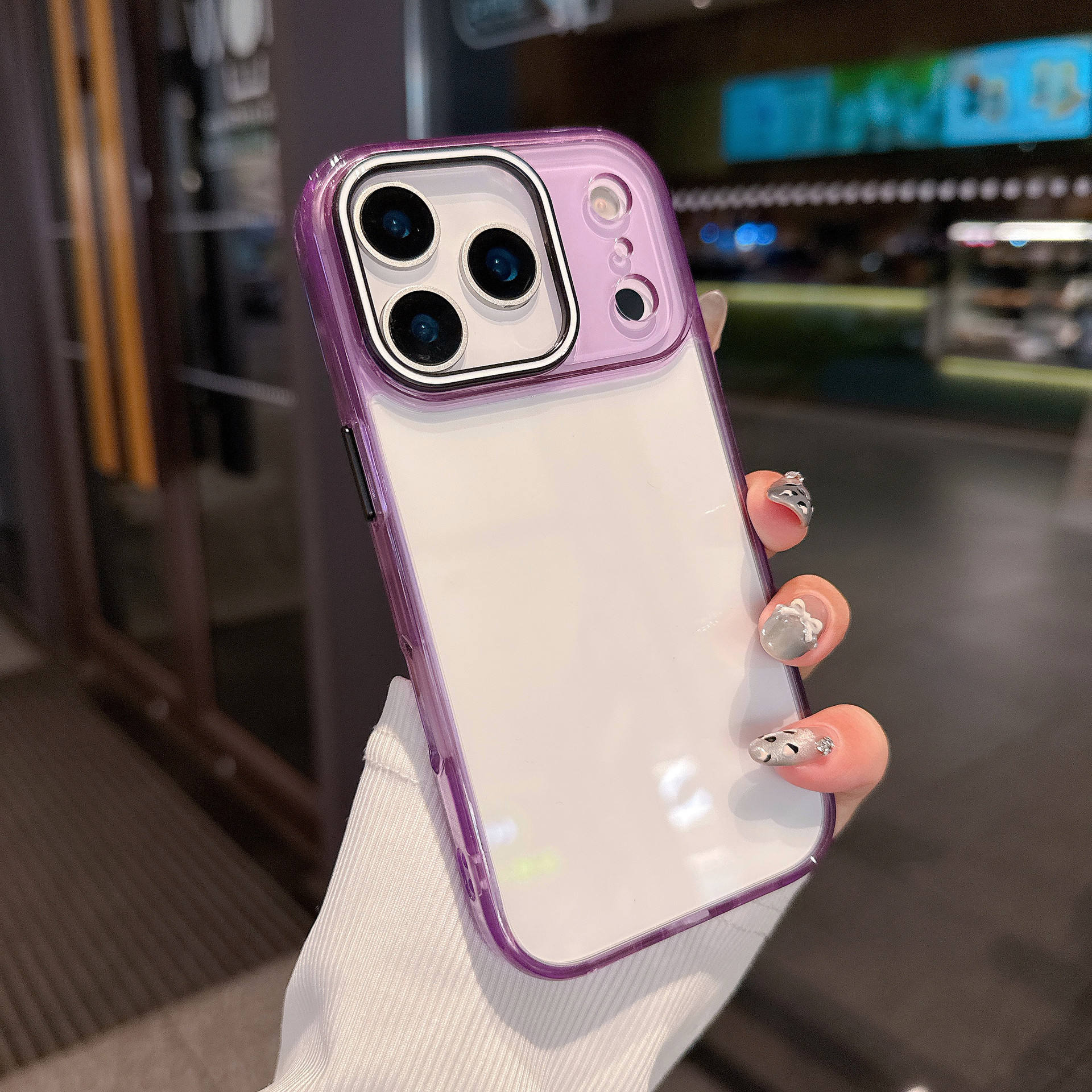 สีม่วงโปร่งใสสูง