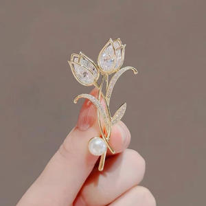 Broche tendance en alliage de zircon et de perles plaqué or, de luxe, de haute qualité, pour femmes, style coréen, idéale pour mariage, fiançailles, fête, cadeau - Product Image 5