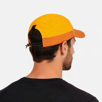 Casquette de course personnalisée à 5 panneaux en maille de nylon, visière incurvée souple, couronne basse, cordon réglable, séchage rapide, haute performance